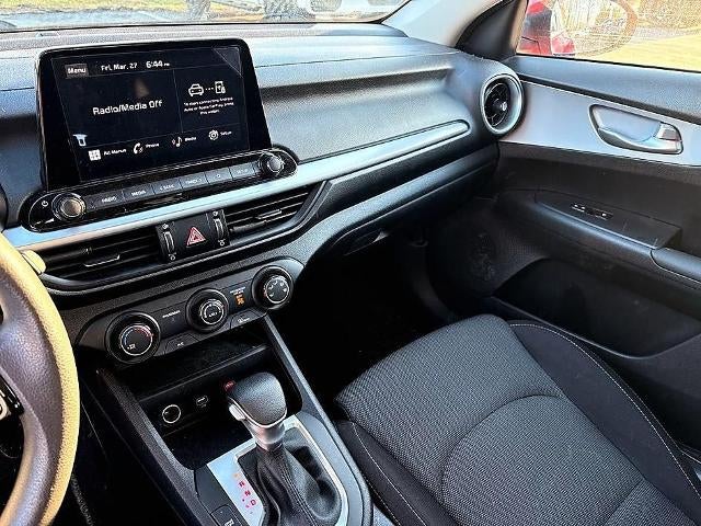 2024 Kia Forte LXS IVT