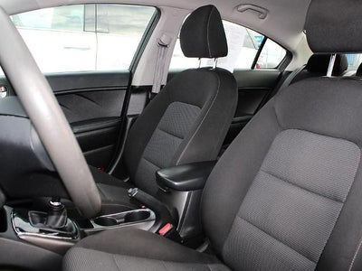 2017 Kia Forte LX Manual