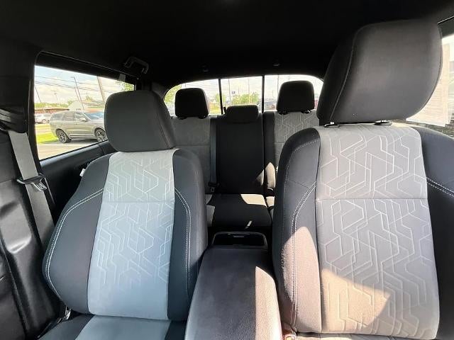 2023 Toyota Tacoma 4WD 4WD SR5 Double Cab 5' Bed V6 AT (GS)