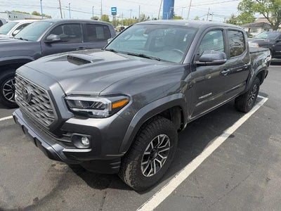 2022 Toyota Tacoma 4WD 4WD SR5 Double Cab 5' Bed V6 AT (GS)