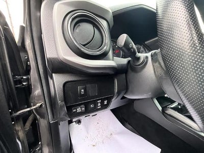 2022 Toyota Tacoma 4WD 4WD SR5 Double Cab 5' Bed V6 AT (GS)