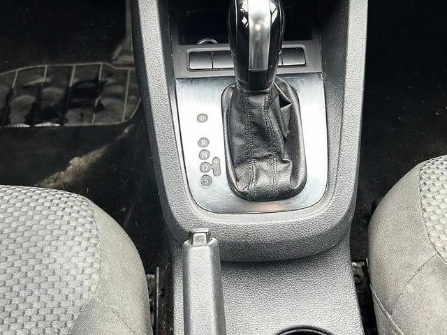 2013 Volkswagen Jetta 4dr Auto Base Sedan