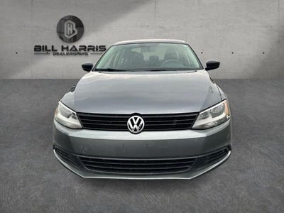 2013 Volkswagen Jetta 4dr Auto Base Sedan
