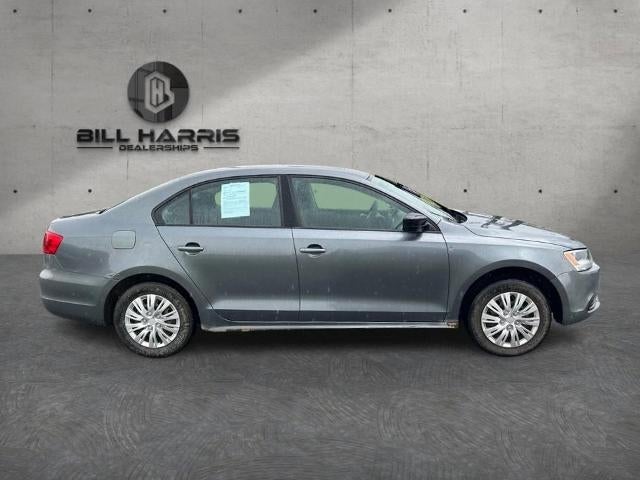 2013 Volkswagen Jetta 4dr Auto Base Sedan