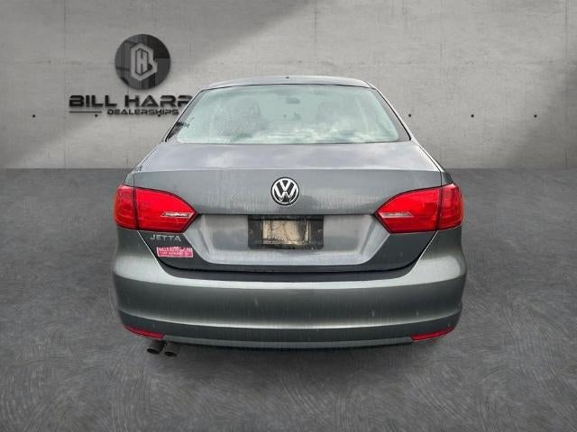 2013 Volkswagen Jetta 4dr Auto Base Sedan