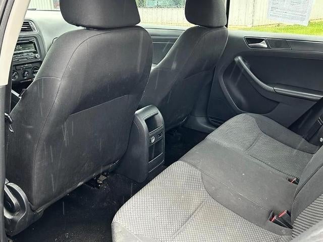 2013 Volkswagen Jetta 4dr Auto Base Sedan