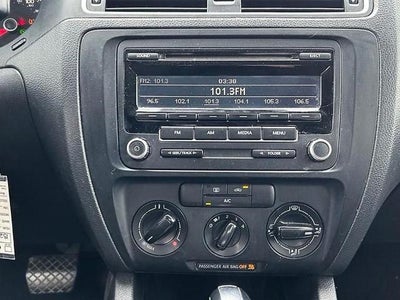 2013 Volkswagen Jetta 4dr Auto Base Sedan