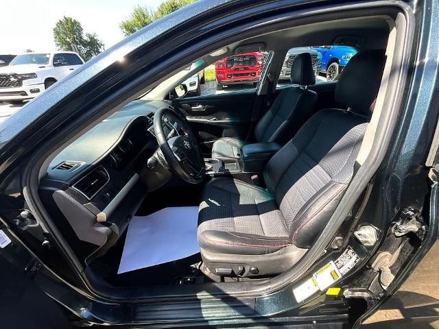 2015 Toyota Camry 4dr Sdn I4 Auto SE (SE)
