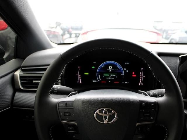 2025 Toyota Camry SE AWD (Natl)