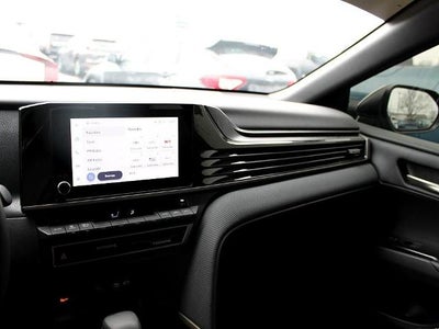 2025 Toyota Camry SE AWD (Natl)