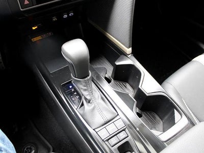 2025 Toyota Camry SE AWD (Natl)