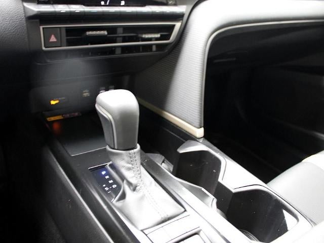 2025 Toyota Camry SE AWD (Natl)