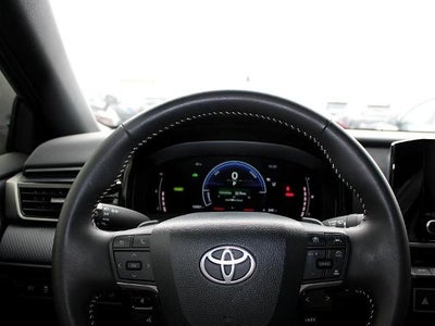 2025 Toyota Camry SE AWD (Natl)