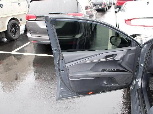 2025 Toyota Camry SE AWD (Natl)