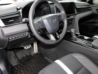 2025 Toyota Camry SE AWD (Natl)