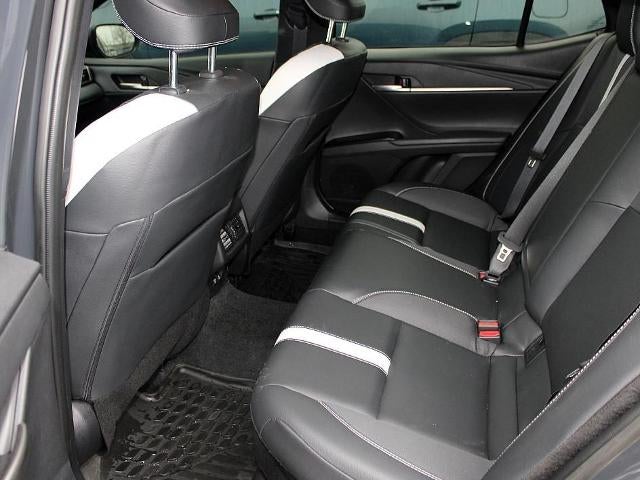 2025 Toyota Camry SE AWD (Natl)