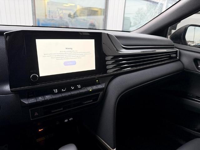 2025 Toyota Camry LE AWD (Natl)