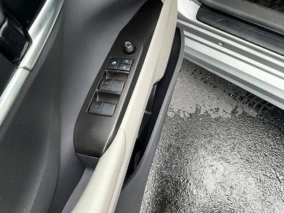 2022 Toyota Camry SE Nightshade Auto (Natl)