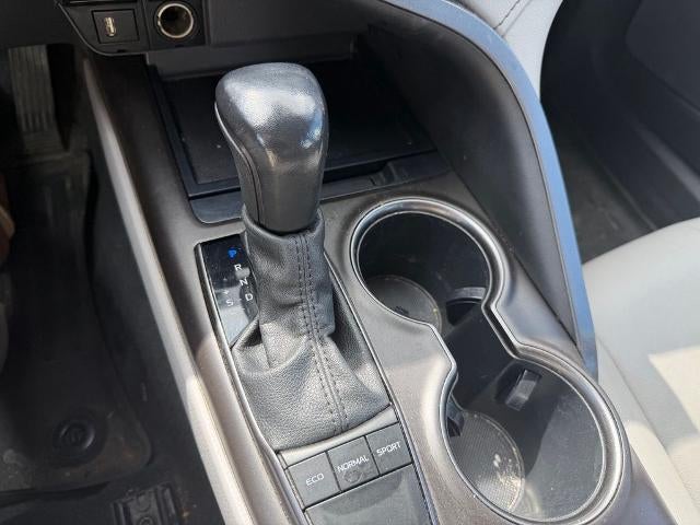 2022 Toyota Camry SE Nightshade Auto (Natl)