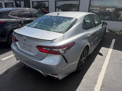 2022 Toyota Camry SE Nightshade Auto (Natl)
