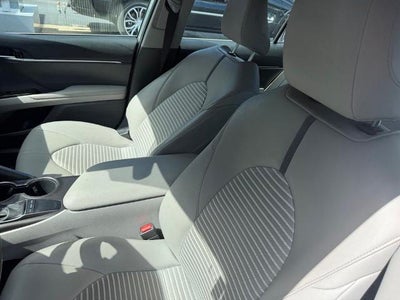 2022 Toyota Camry SE Nightshade Auto (Natl)
