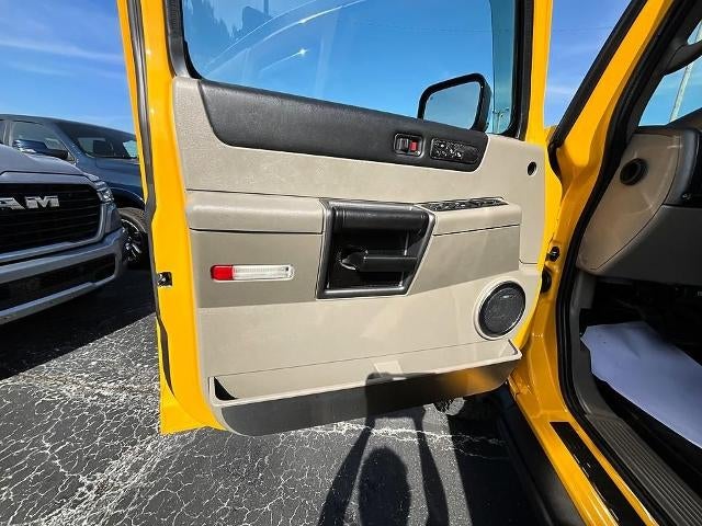 2004 HUMMER H2 Base