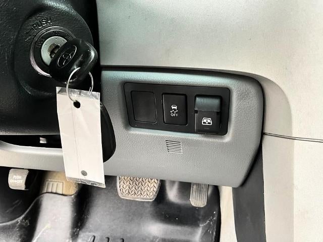 2008 Toyota Tundra 2WD Truck 2WD CrewMax Short Bed 5.7L (Natl)