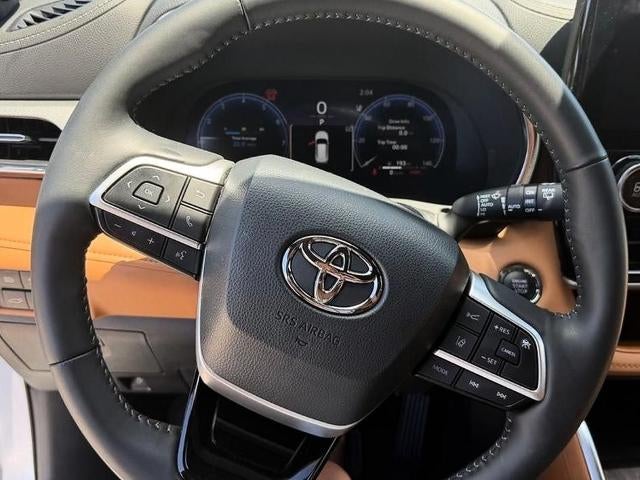 2023 Toyota Highlander Platinum AWD (Natl)