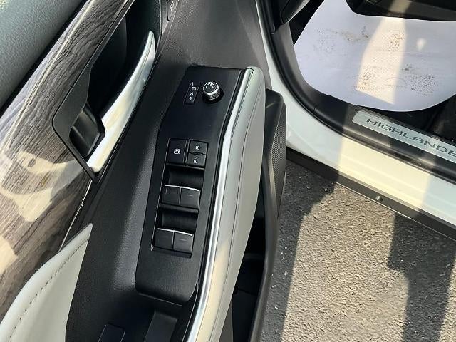 2026 Toyota Highlander Hybrid Limited AWD (Natl)