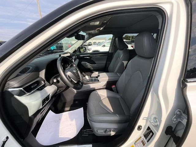 2026 Toyota Highlander Hybrid Limited AWD (Natl)