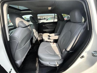2026 Toyota Highlander Hybrid Limited AWD (Natl)