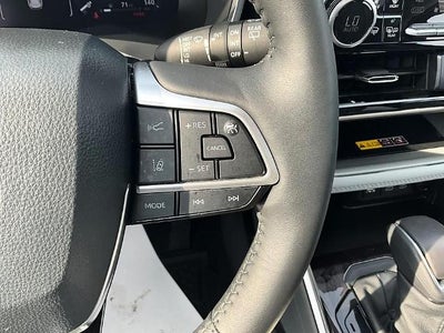 2026 Toyota Highlander Hybrid Limited AWD (Natl)