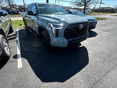 2024 Toyota Tundra 4WD 4WD SR5 CrewMax 5.5' Bed (SE)