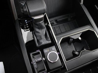 2024 Toyota Tundra 4WD 4WD SR5 CrewMax 5.5' Bed (SE)