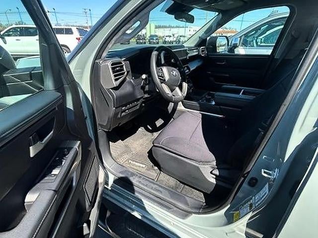 2024 Toyota Tundra 4WD 4WD SR5 CrewMax 5.5' Bed (SE)