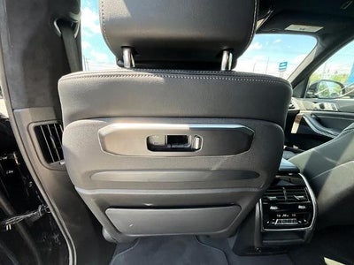 2023 BMW X7 xDrive40i Sports Activity Vehicle