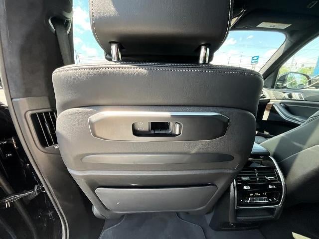 2023 BMW X7 xDrive40i Sports Activity Vehicle