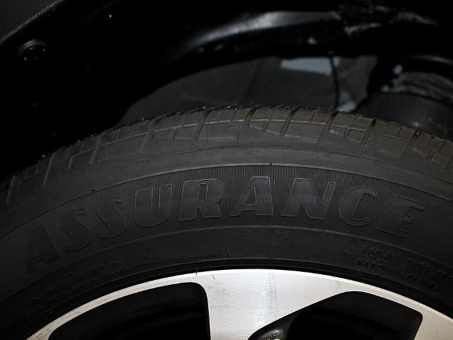 2025 Toyota Corolla Cross XLE 2WD (Natl)