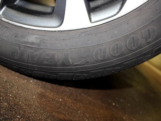 2025 Toyota Corolla Cross XLE 2WD (Natl)