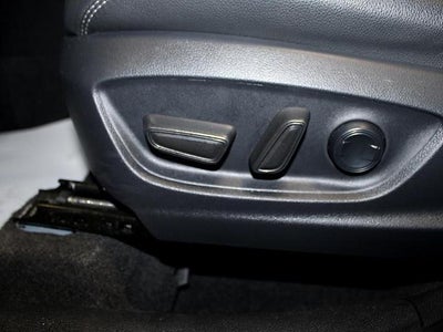 2025 Toyota Corolla Cross XLE 2WD (Natl)