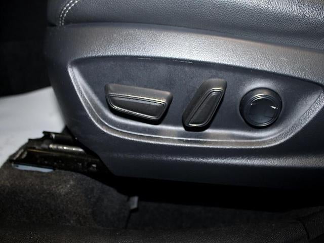 2025 Toyota Corolla Cross XLE 2WD (Natl)