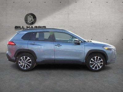 2025 Toyota Corolla Cross XLE 2WD (Natl)