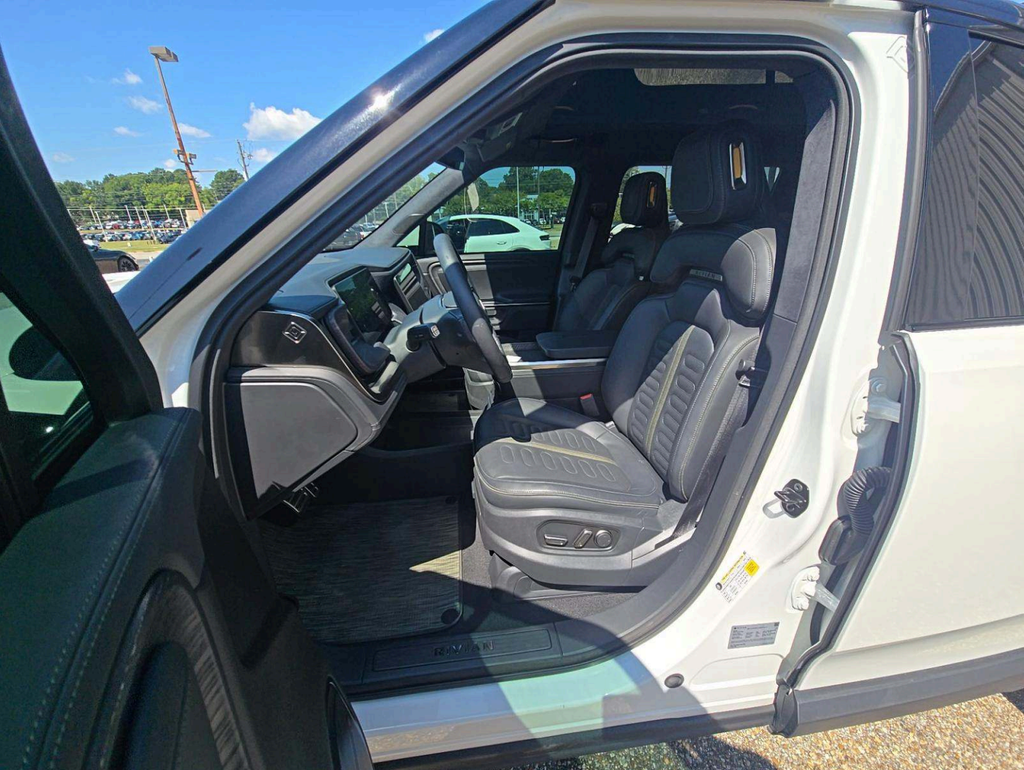 2023 Rivian R1S Adventure Quad-Motor Large Pack
