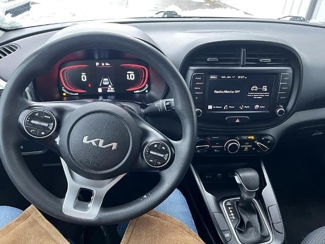 2023 Kia Soul LX IVT