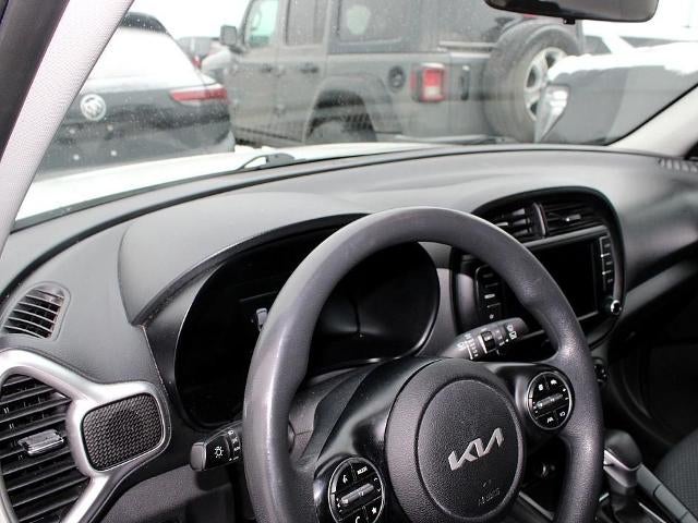 2023 Kia Soul LX IVT