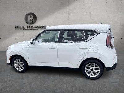 2023 Kia Soul LX IVT