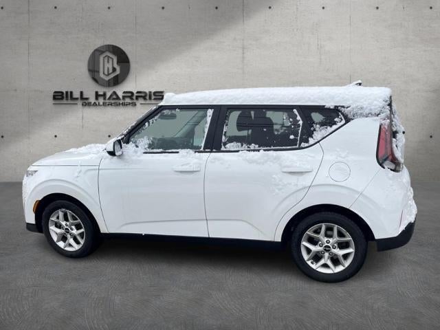 2023 Kia Soul LX IVT