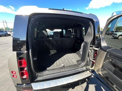 2022 Land Rover Defender 110 X-Dynamic HSE AWD