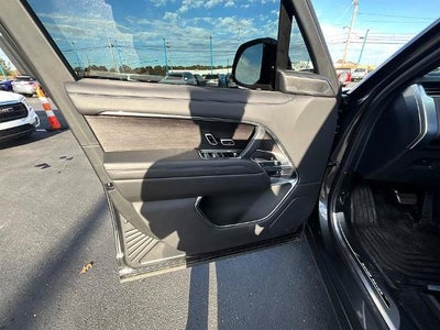 2025 Land Rover Range Rover P530 SE LWB 7 Seat