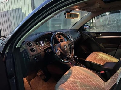 2012 Volkswagen Tiguan 4WD 4dr Auto SEL